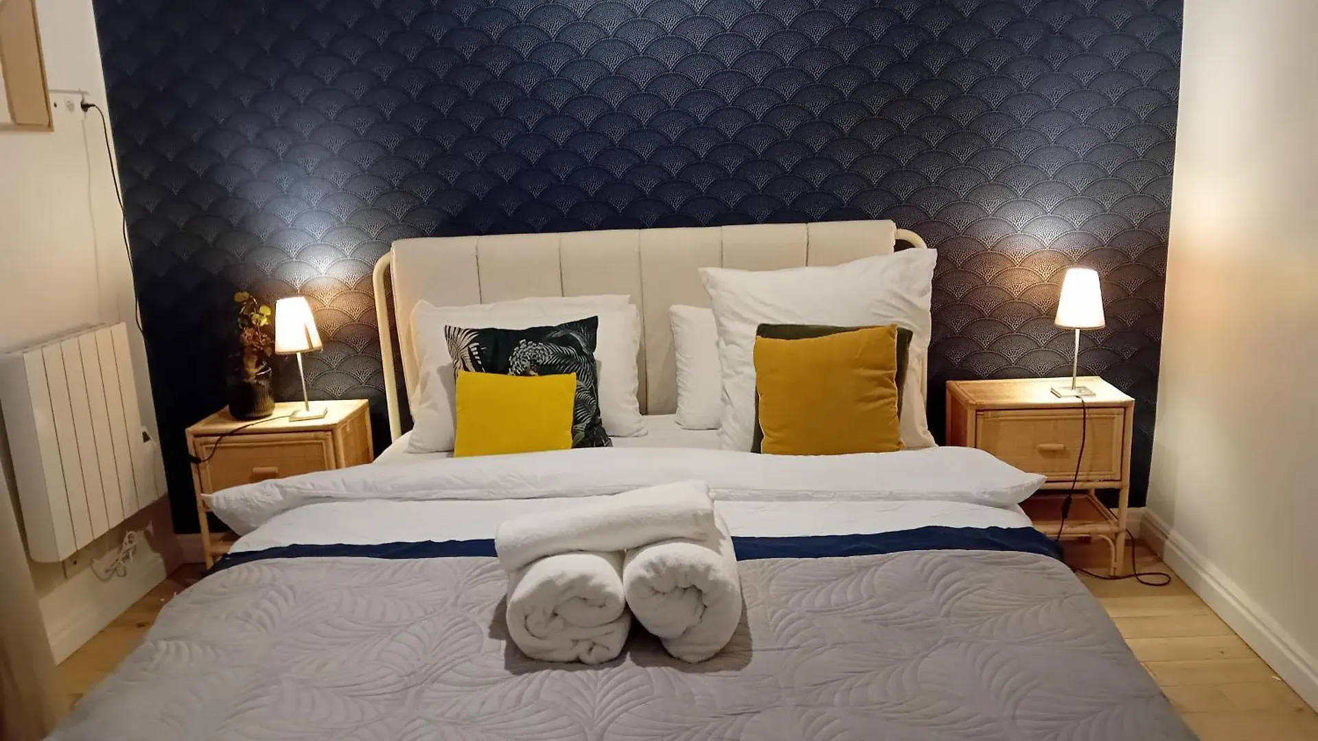 Gorgeous Place ,Center Paris,Close To Louvre Meusm And Eiffel Tour ,Front Metro Apartment