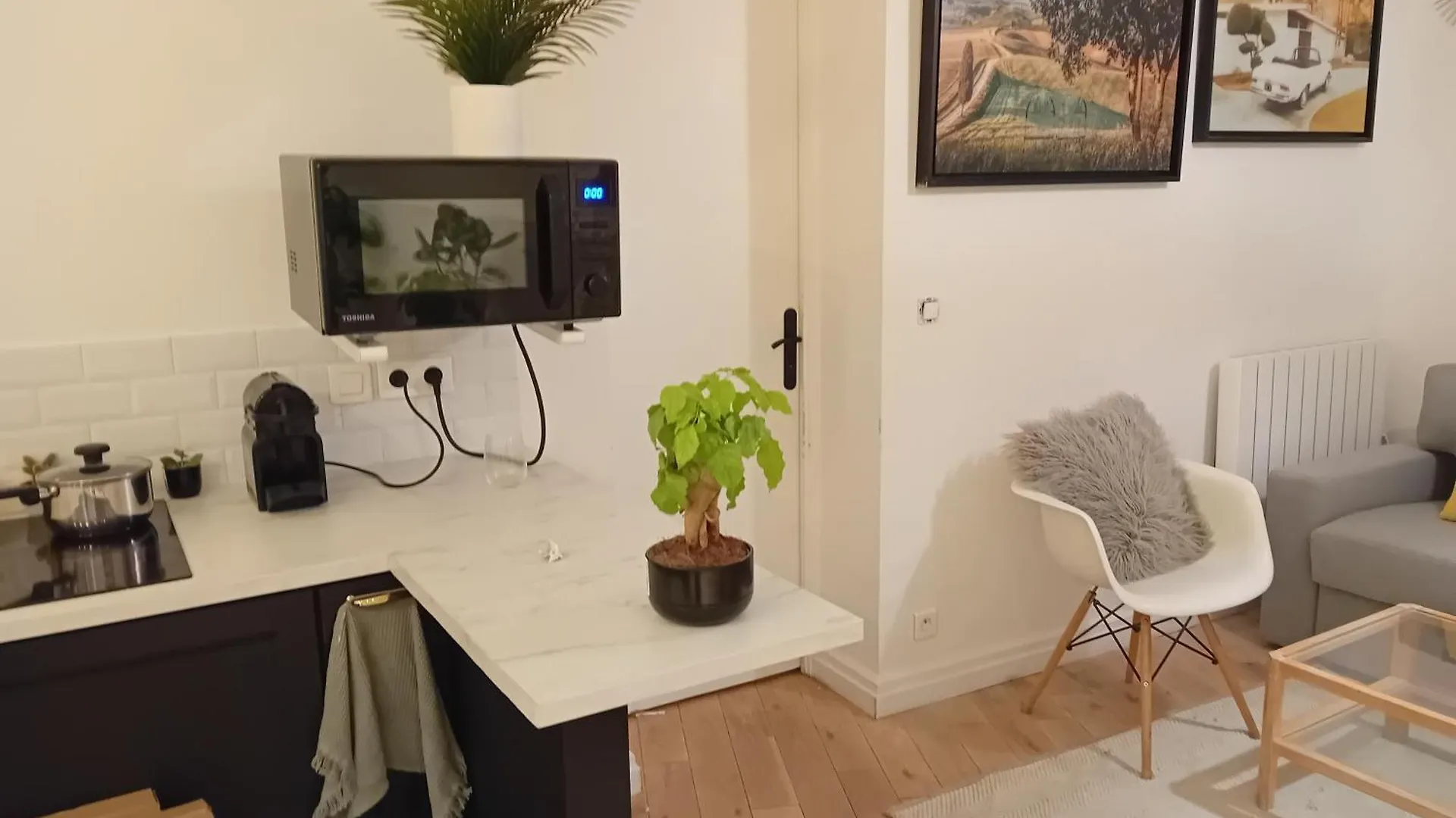 Gorgeous Place ,Center Paris,Close To Louvre Meusm And Eiffel Tour ,Front Metro Frankreich