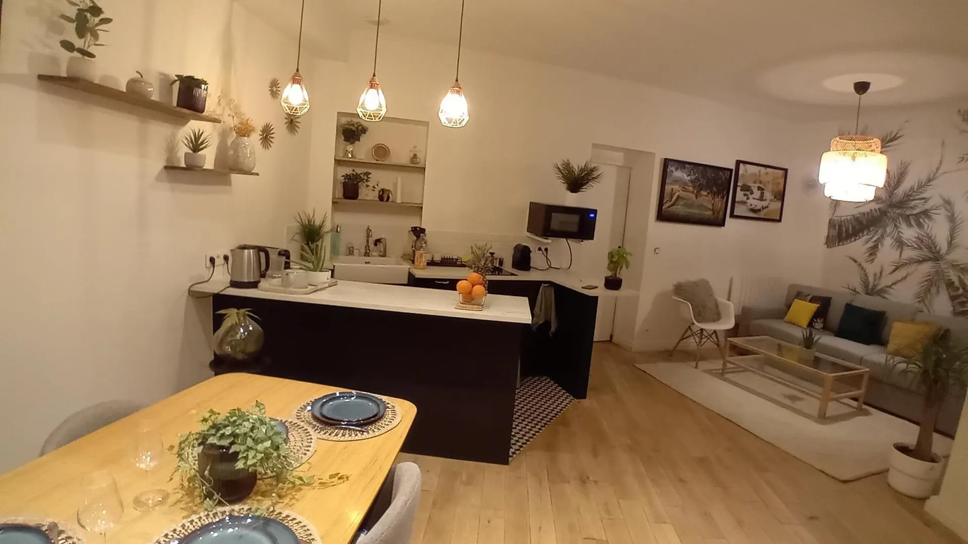 Appartement Gorgeous Place ,Center Paris,Close To Louvre Meusm And Eiffel Tour ,Front Metro Frankrijk