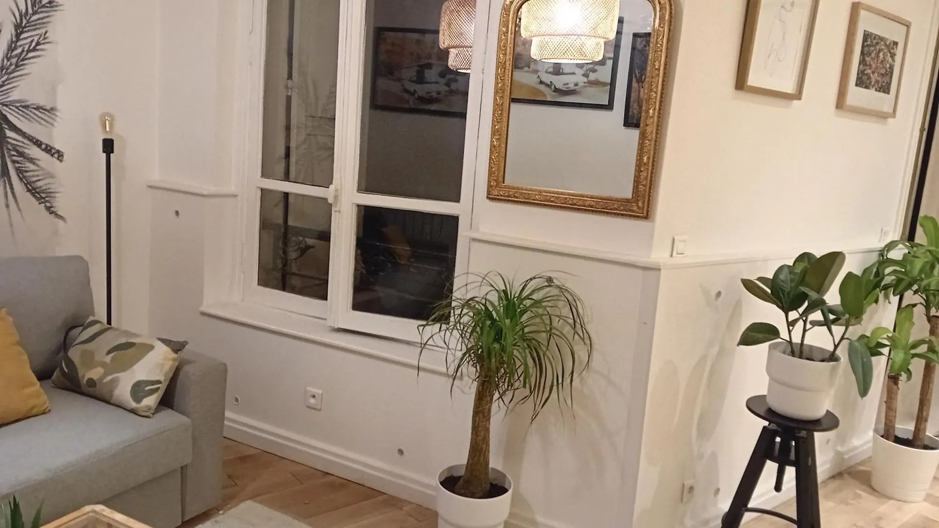 Gorgeous Place ,Center Paris,Close To Louvre Meusm And Eiffel Tour ,Front Metro Appartement Parijs