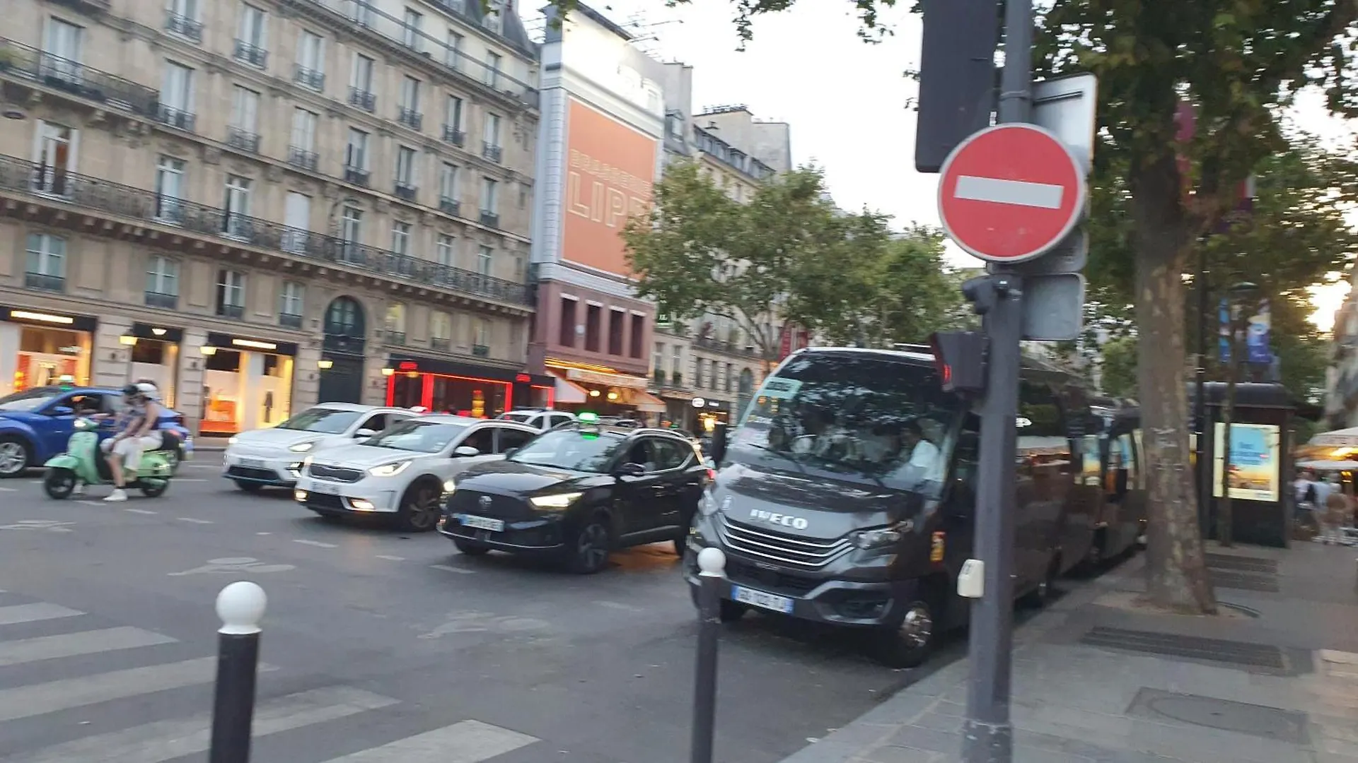 Gorgeous Place ,Center Paris,Close To Louvre Meusm And Eiffel Tour ,Front Metro Appartement Parijs