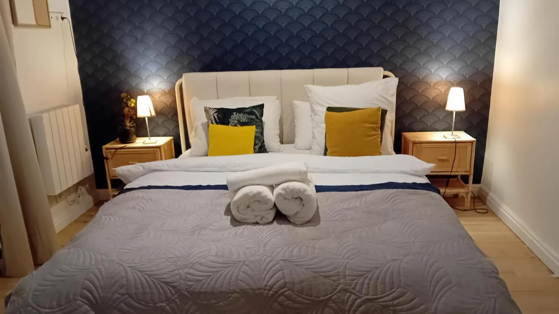 Apartment Gorgeous Place ,Center Paris,Close To Louvre Meusm And Eiffel Tour ,Front Metro